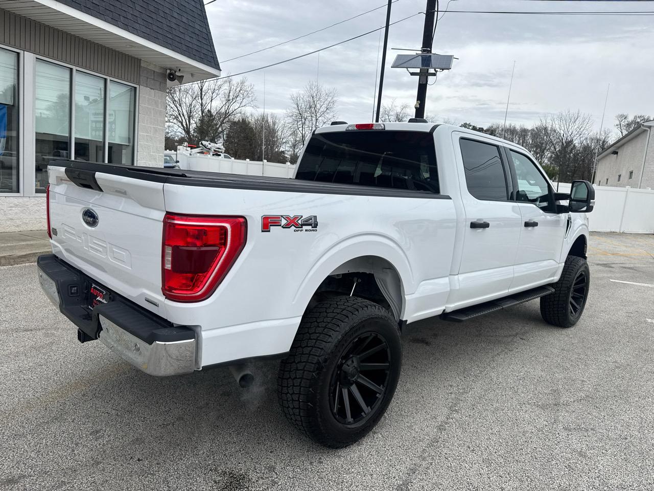 Ford F-150 XLT SuperCrew 5.5-ft. Bed 4WD 2023