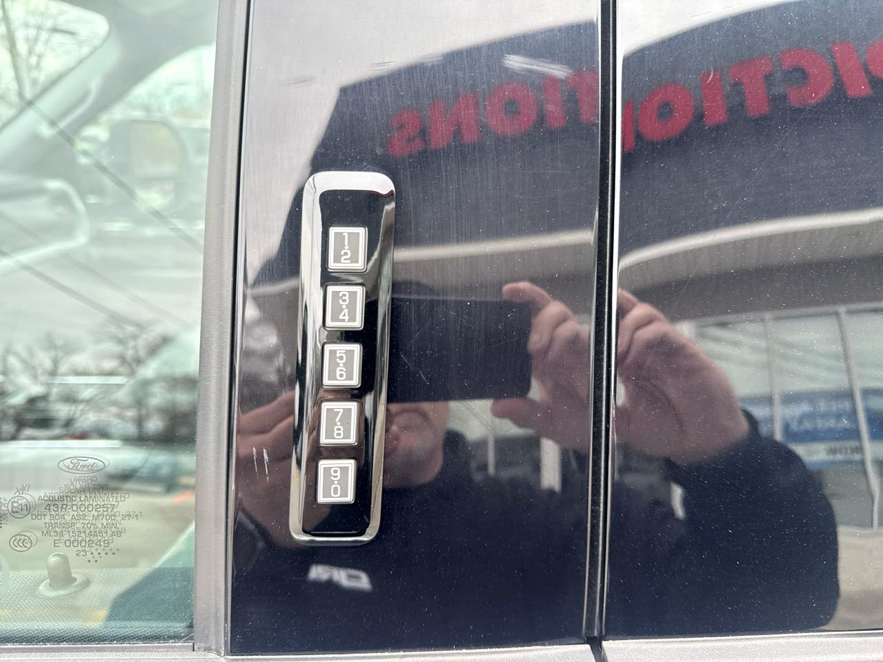 Ford F-150 XLT SuperCrew 5.5-ft. Bed 4WD 2023