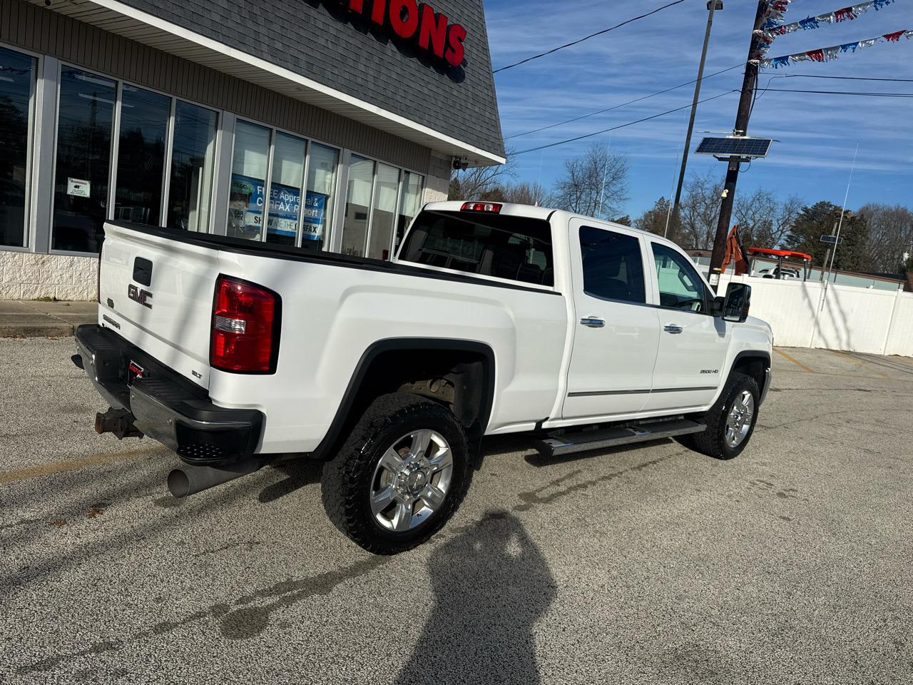 GMC Sierra 2500HD SLT Crew Cab 4WD 2017