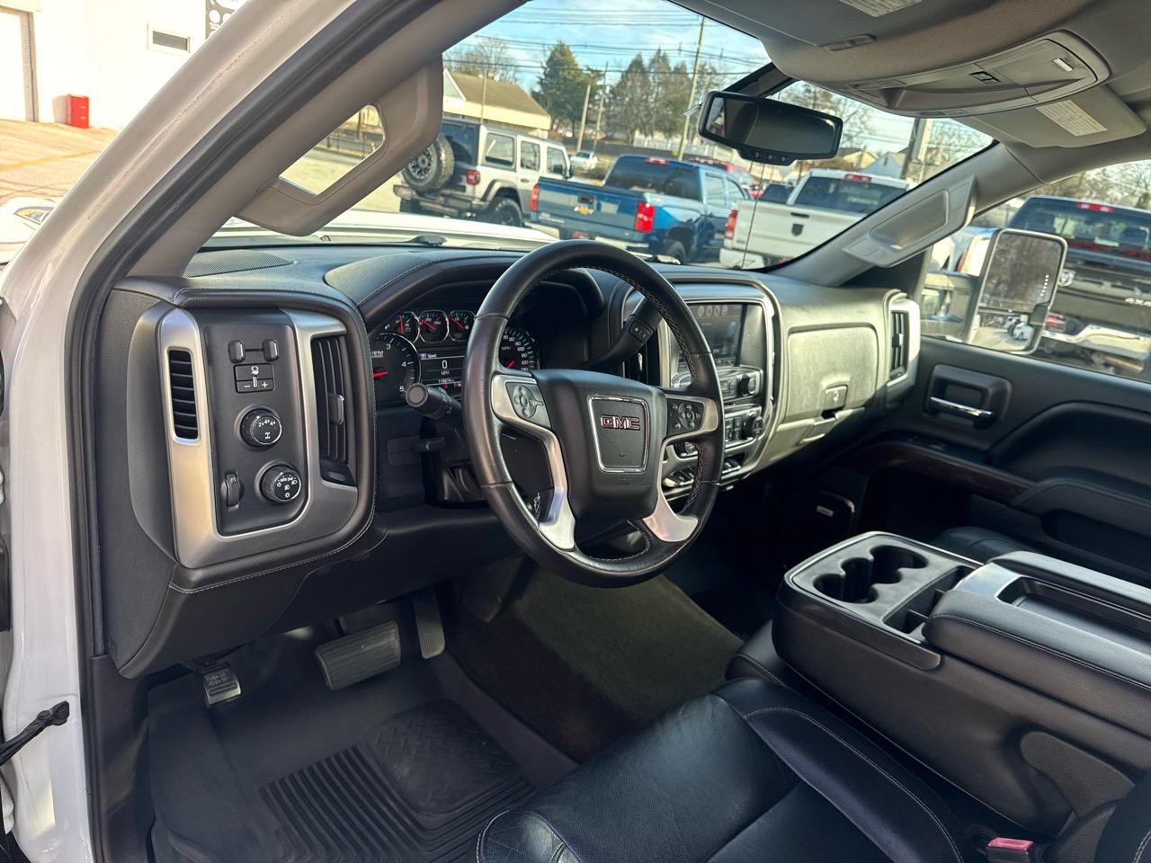 GMC Sierra 2500HD SLT Crew Cab 4WD 2017