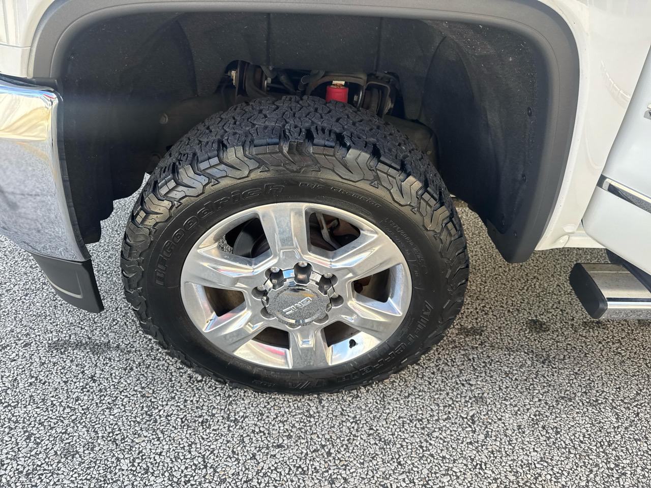 GMC Sierra 2500HD SLT Crew Cab 4WD 2017