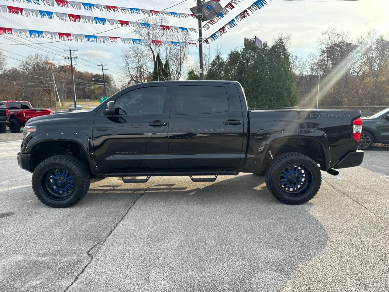 Toyota Tundra SR5 5.7L V8 CrewMax 4WD 2019