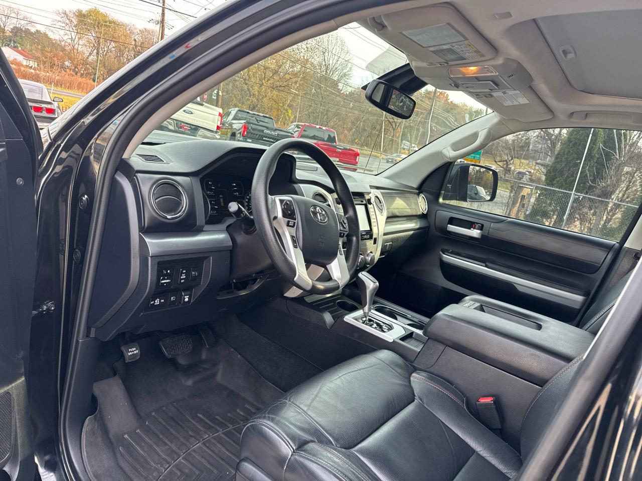 Toyota Tundra SR5 5.7L V8 CrewMax 4WD 2019