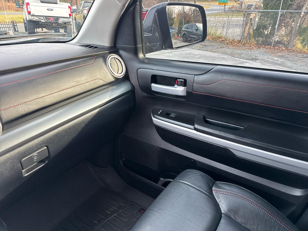 Toyota Tundra SR5 5.7L V8 CrewMax 4WD 2019