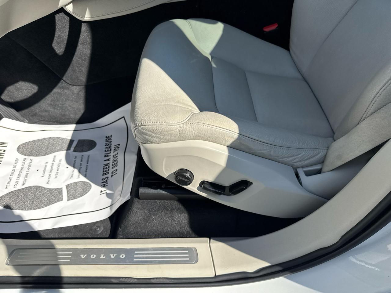 Volvo XC90 T6 Momentum AWD 2022