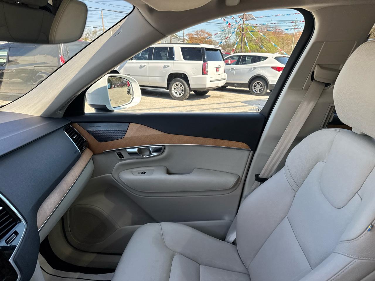 Volvo XC90 T6 Momentum AWD 2022