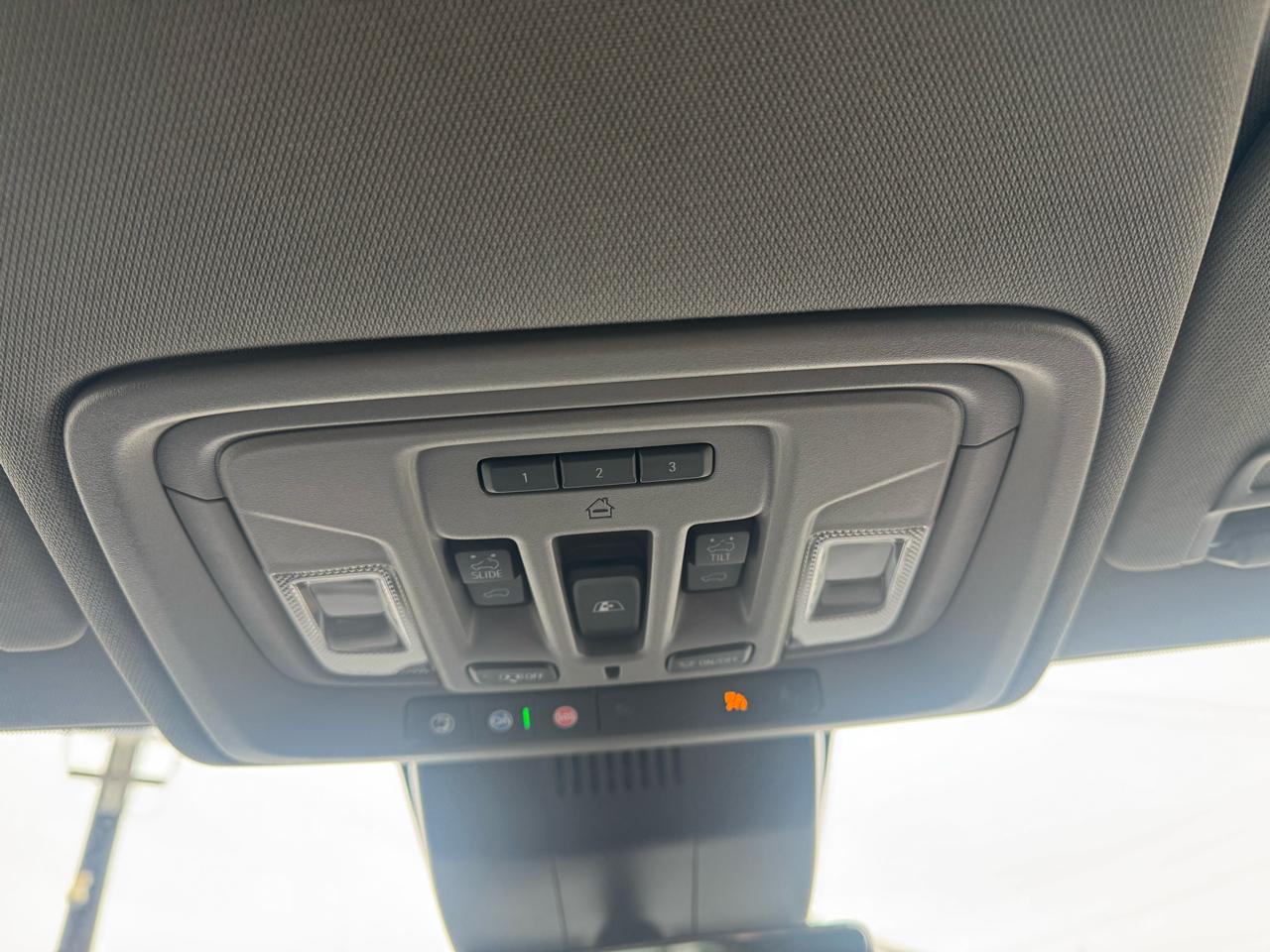 GMC Sierra 1500 Denali Crew Cab Short Box 4WD 2022