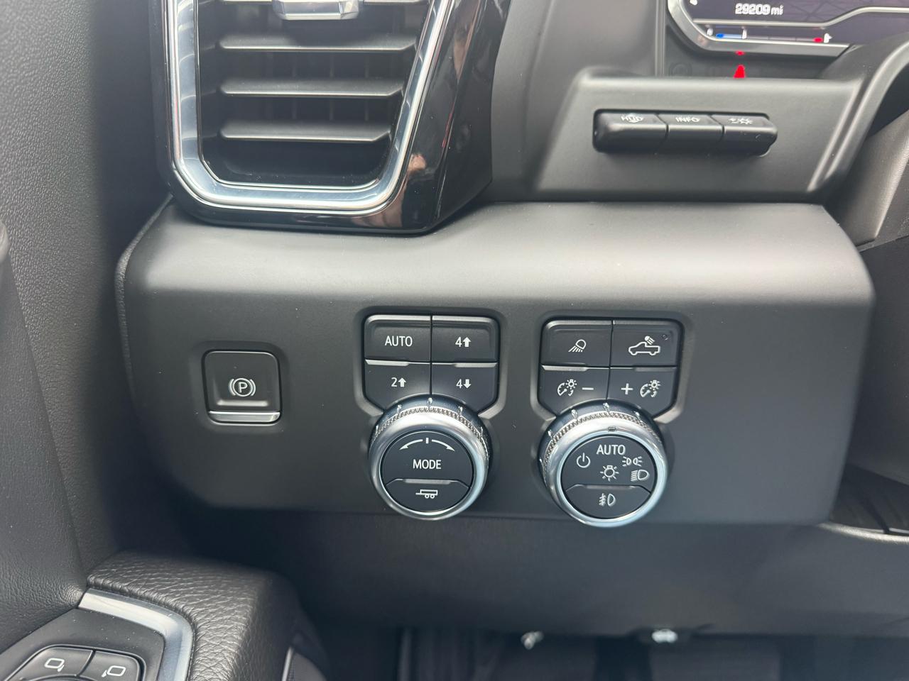 GMC Sierra 1500 Denali Crew Cab Short Box 4WD 2022