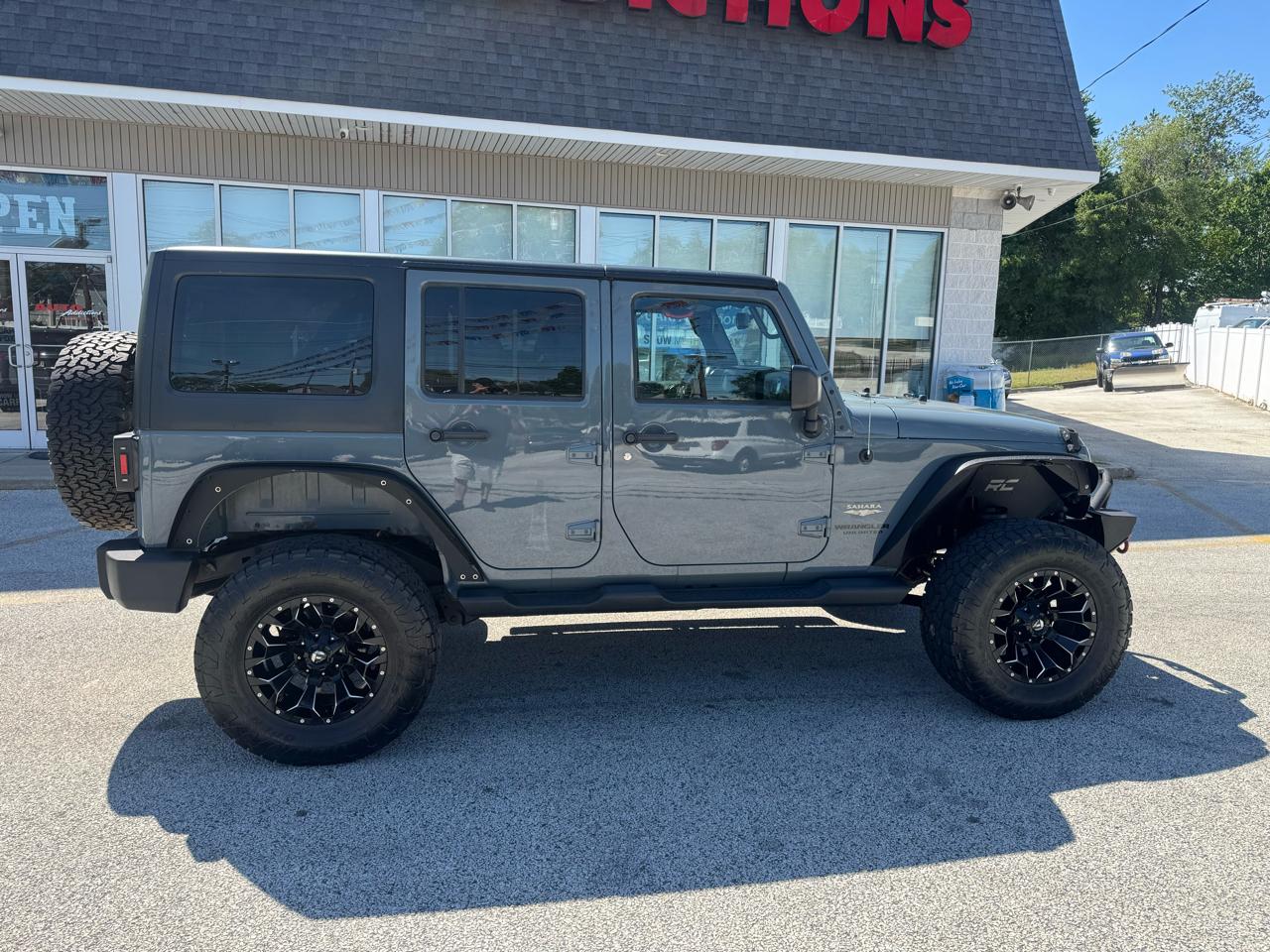 Jeep Wrangler Unlimited Sahara 4WD 2014