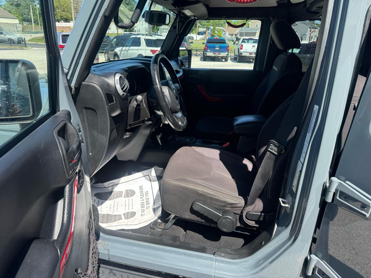 Jeep Wrangler Unlimited Sahara 4WD 2014