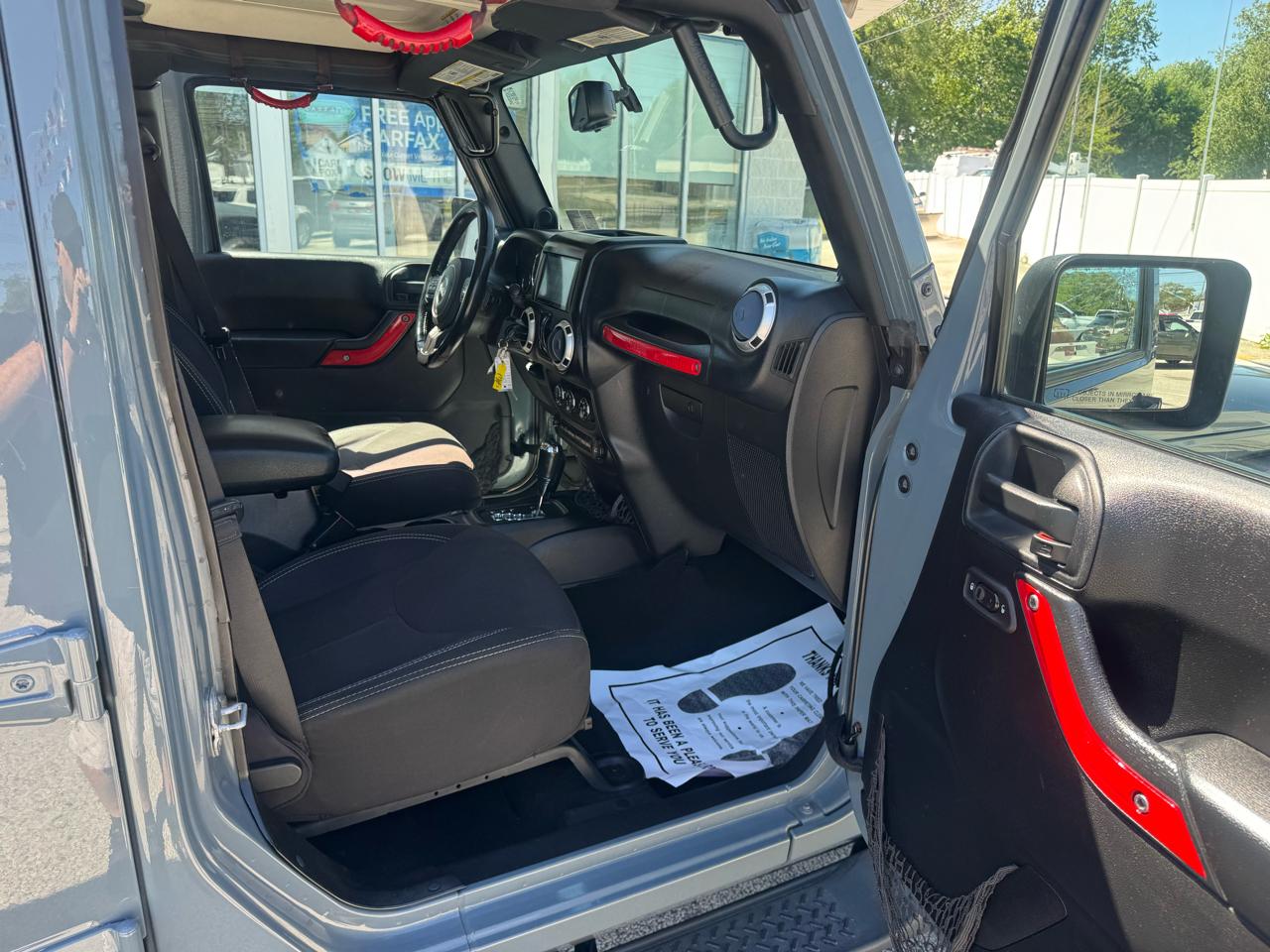 Jeep Wrangler Unlimited Sahara 4WD 2014