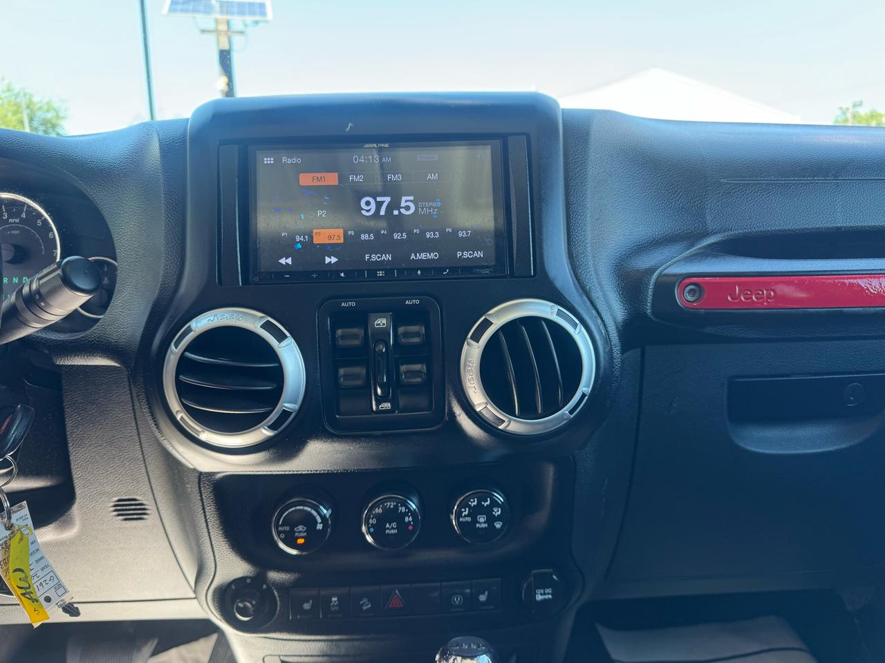 Jeep Wrangler Unlimited Sahara 4WD 2014