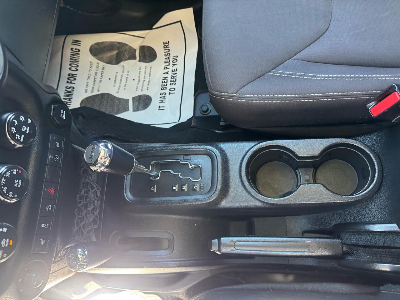Jeep Wrangler Unlimited Sahara 4WD 2014