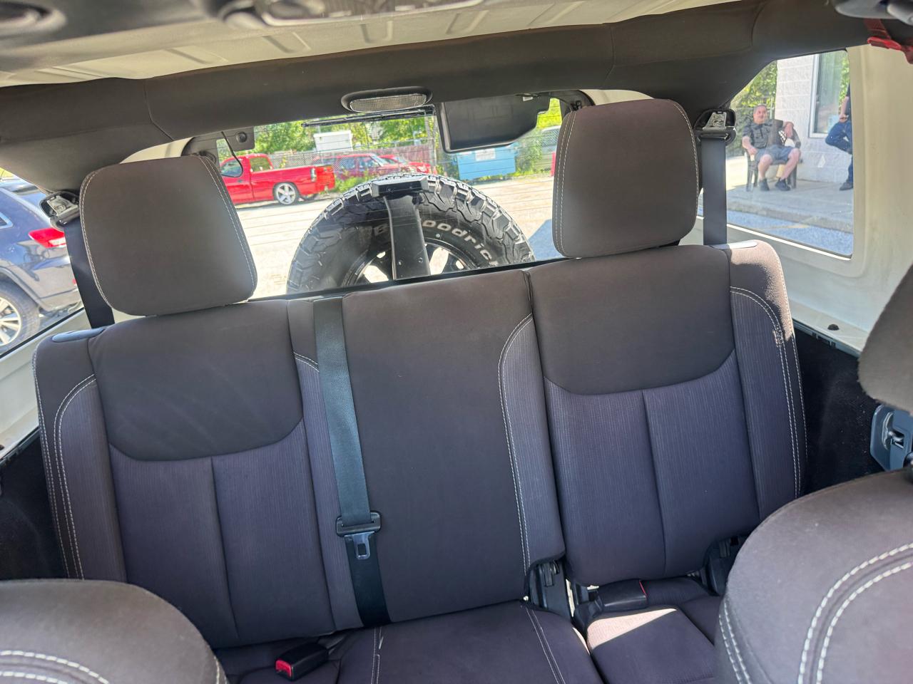Jeep Wrangler Unlimited Sahara 4WD 2014
