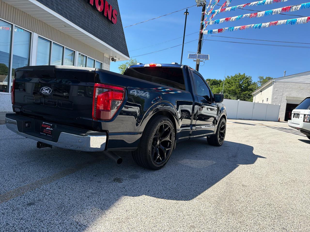 Ford F-150 XL 4WD 2025