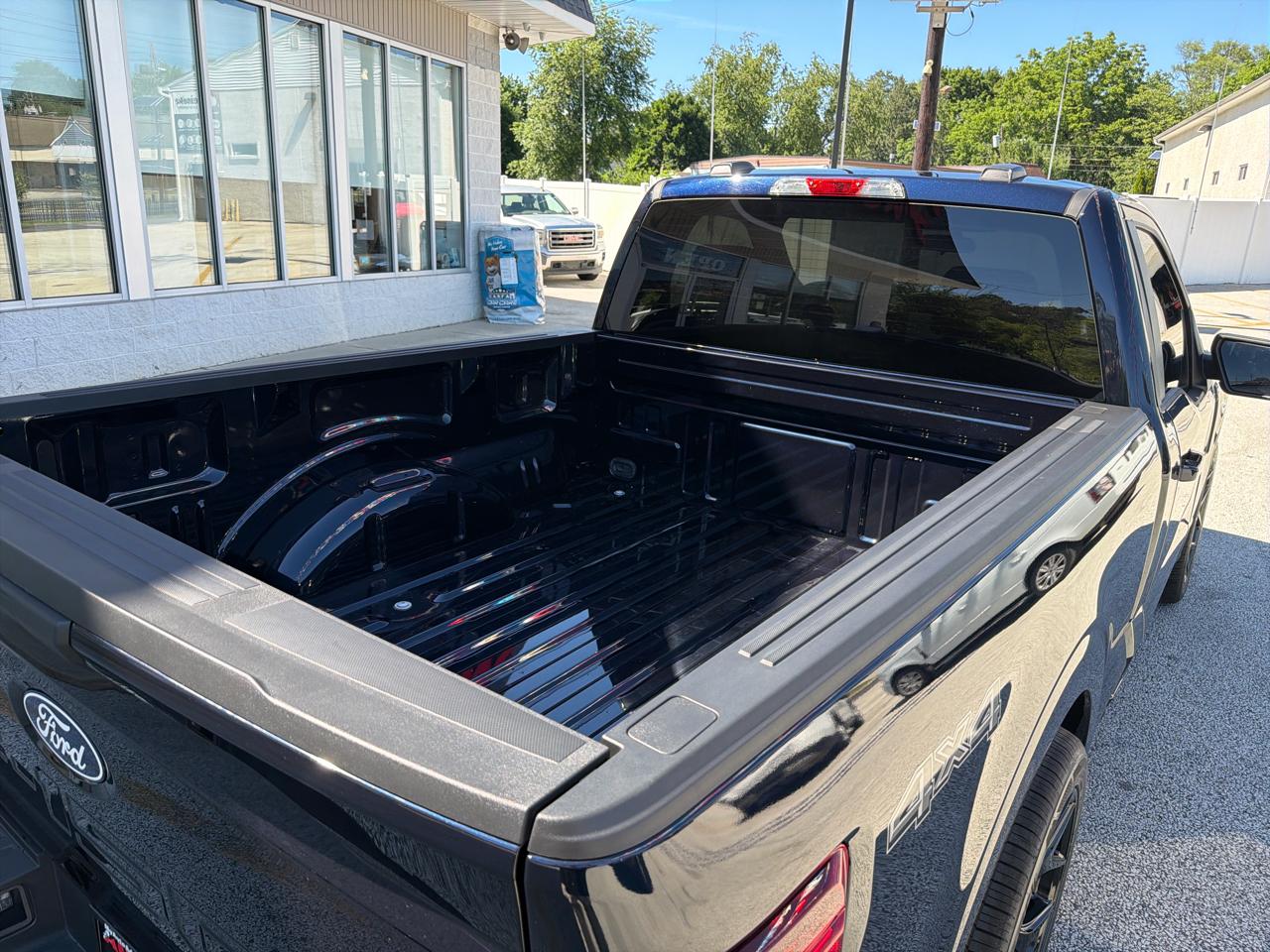 Ford F-150 XL 4WD 2025