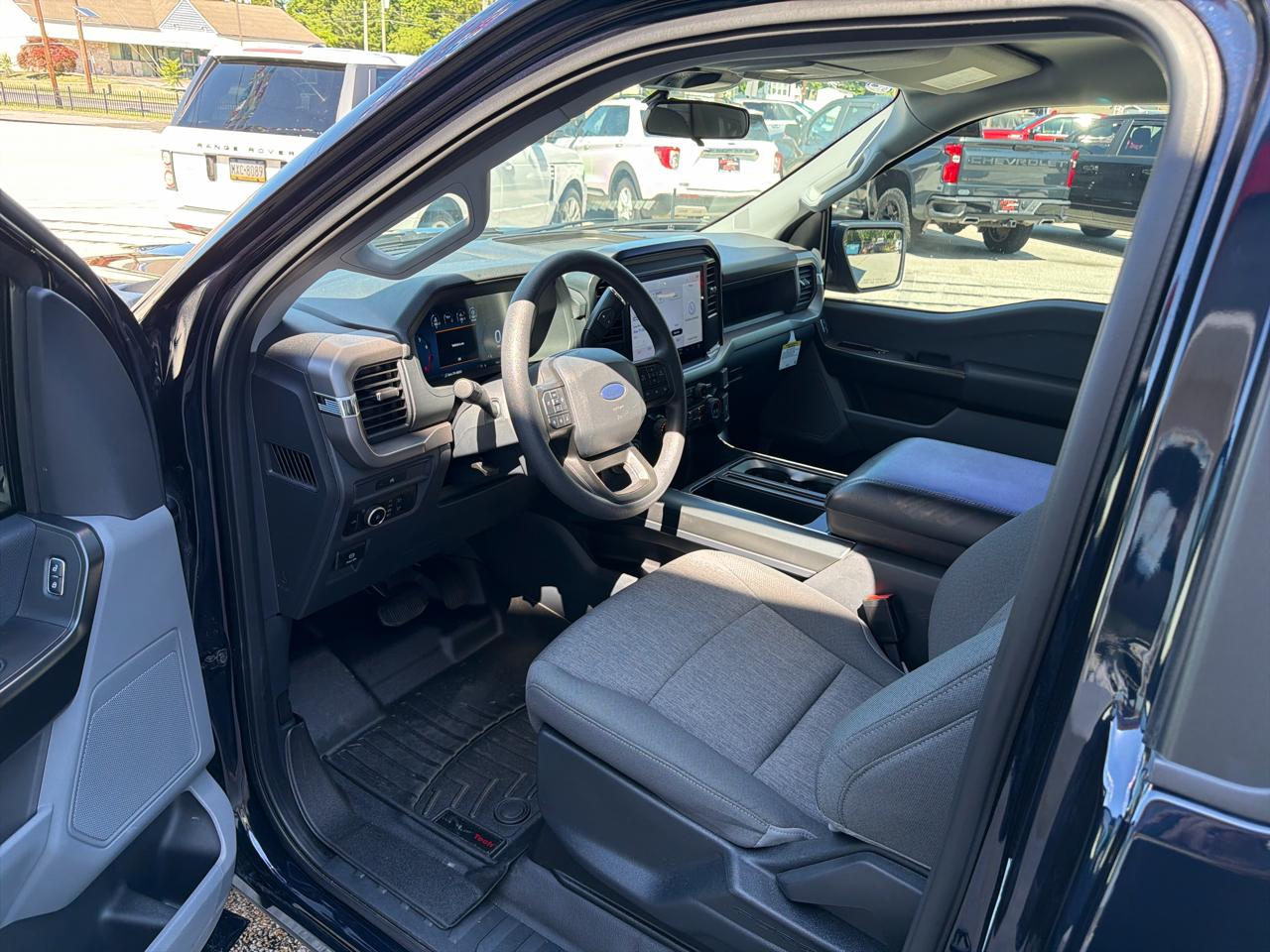 Ford F-150 XL 4WD 2025