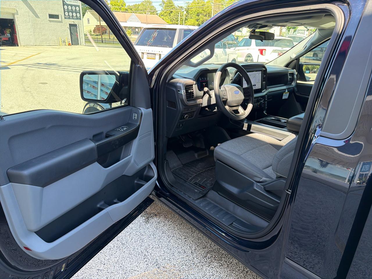 Ford F-150 XL 4WD 2025