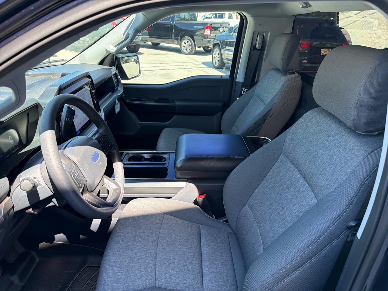 Ford F-150 XL 4WD 2025
