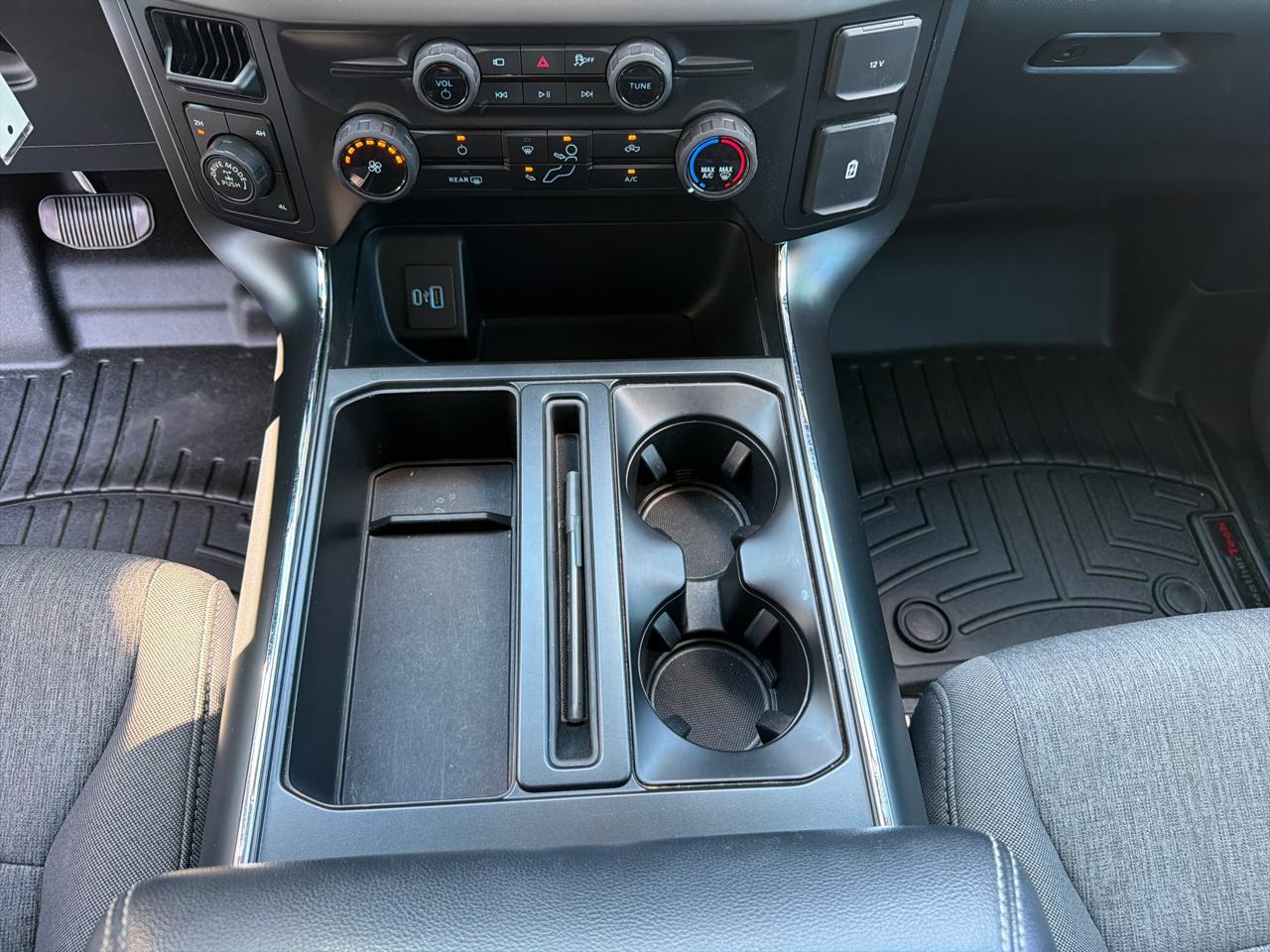 Ford F-150 XL 4WD 2025