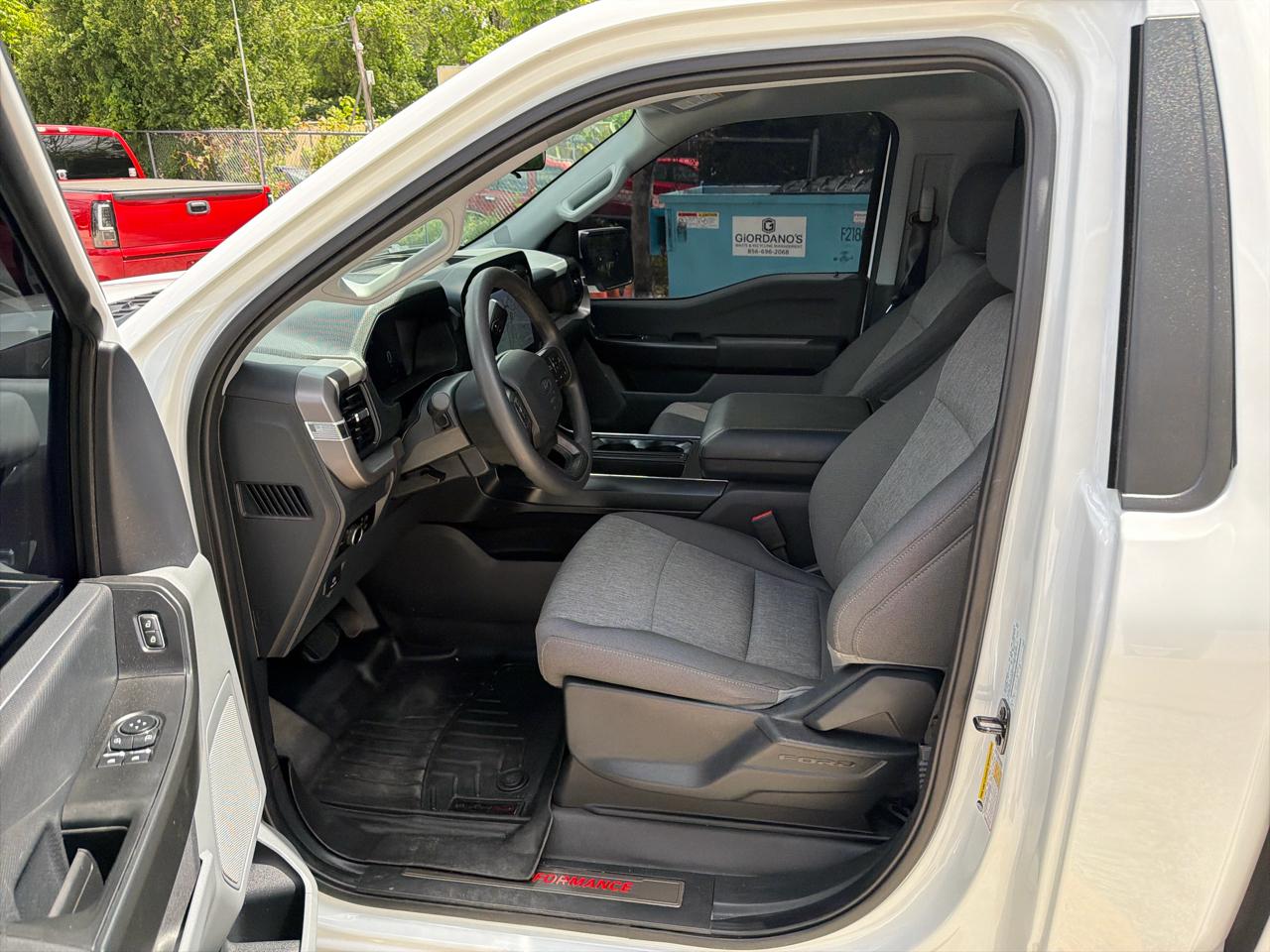 Ford F-150 XL 4WD 2024