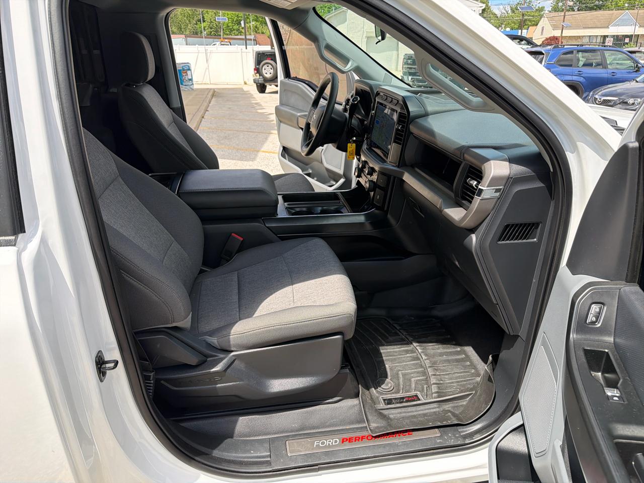 Ford F-150 XL 4WD 2024