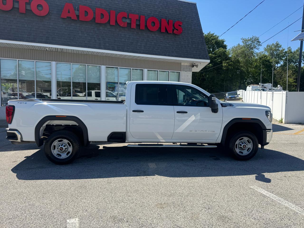 GMC Sierra 2500HD Pro Crew Cab 4WD SB 2024