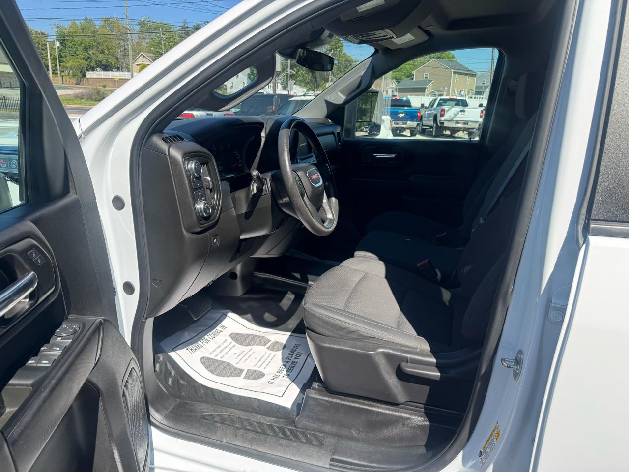 GMC Sierra 2500HD Pro Crew Cab 4WD SB 2024