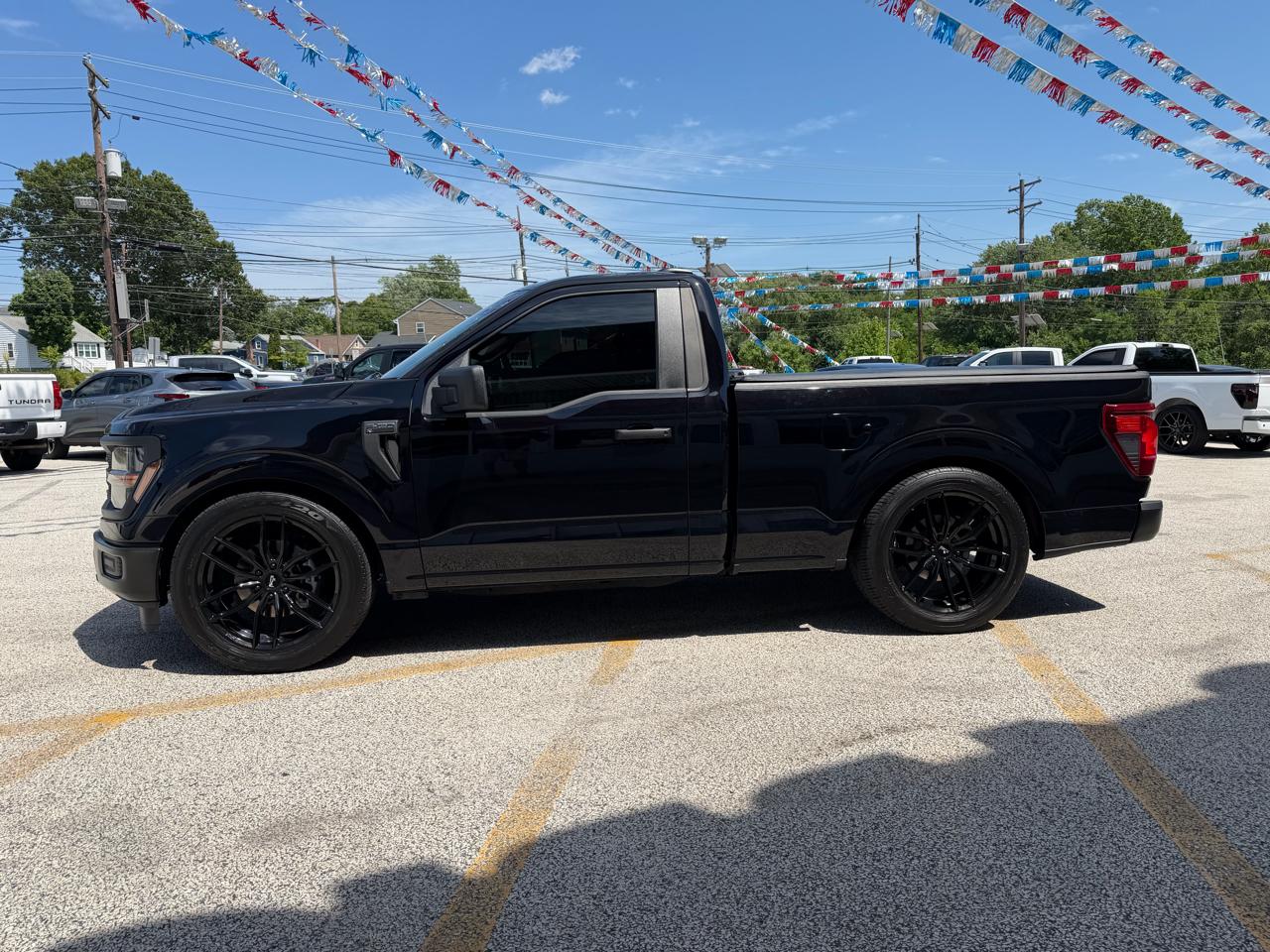 Ford F-150 XL 4WD 2025