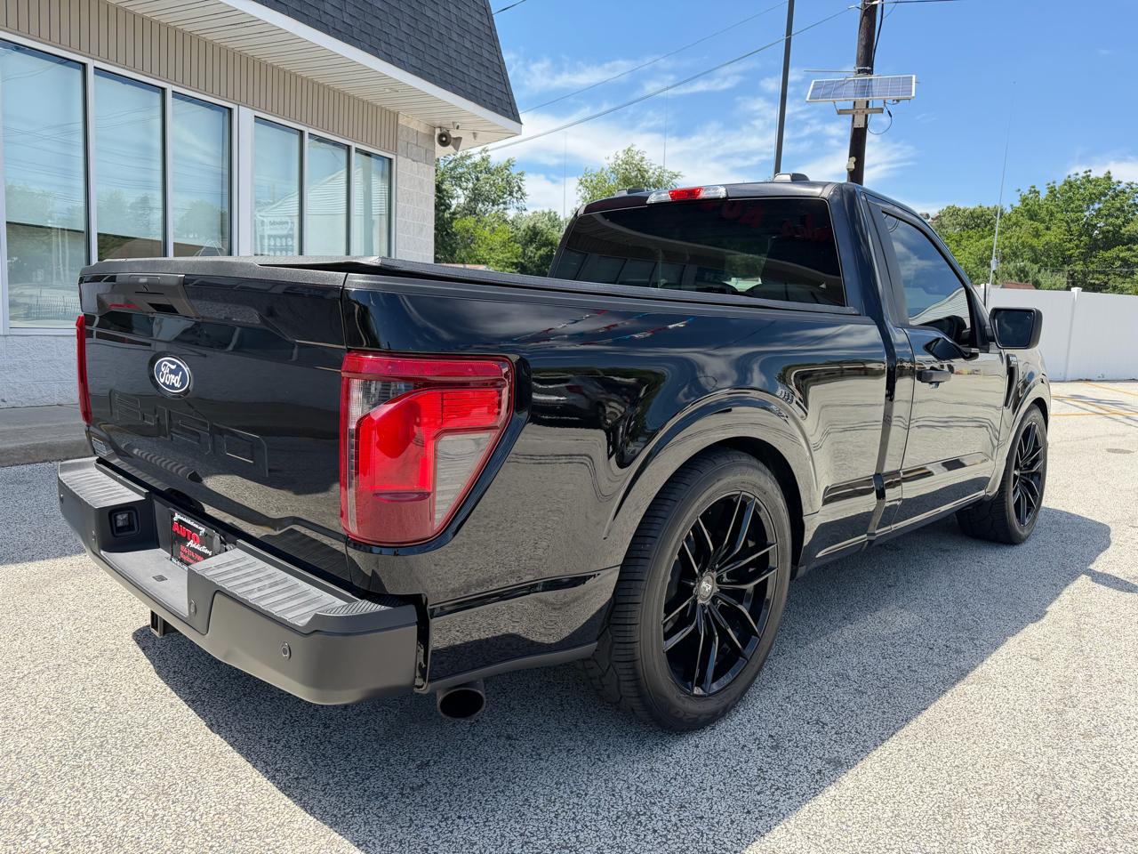 Ford F-150 XL 4WD 2025