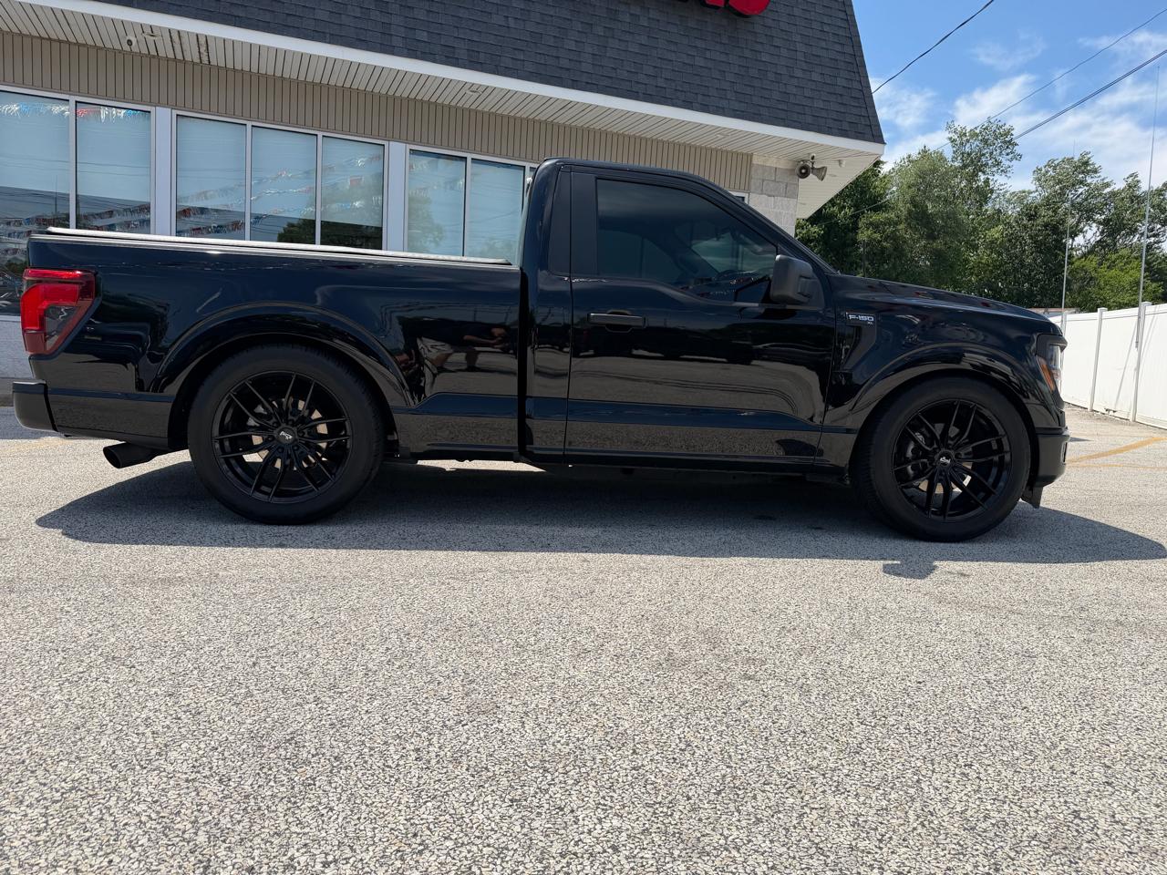 Ford F-150 XL 4WD 2025