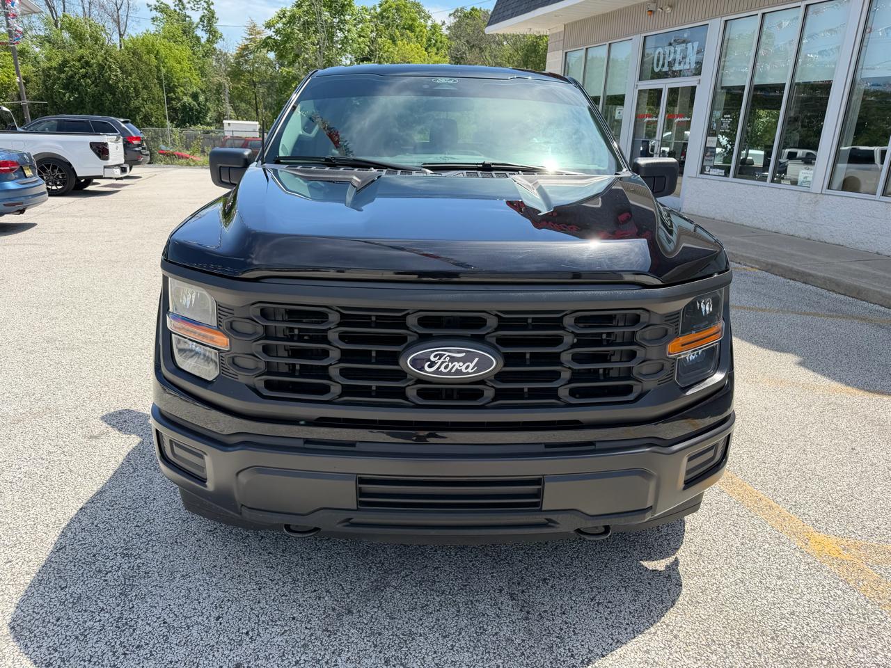 Ford F-150 XL 4WD 2025