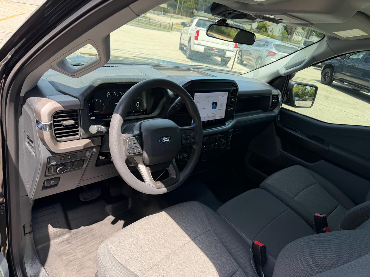 Ford F-150 XL 4WD 2025