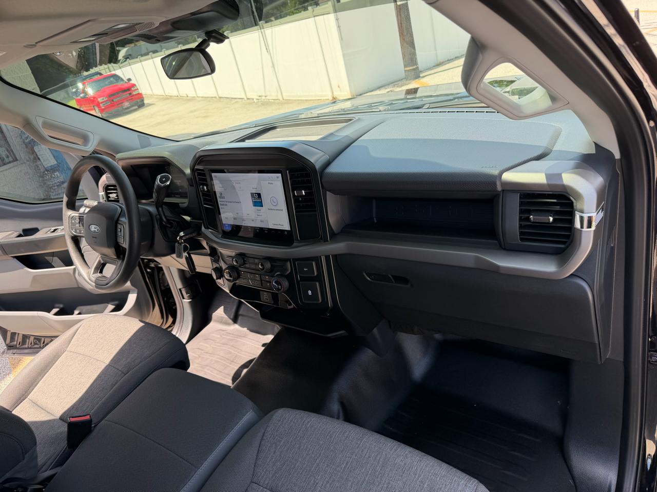 Ford F-150 XL 4WD 2025