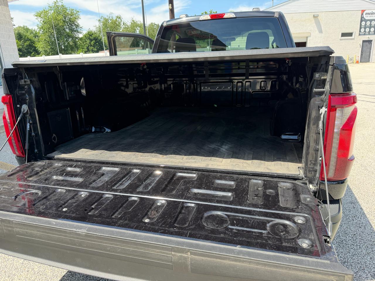 Ford F-150 XL 4WD 2025