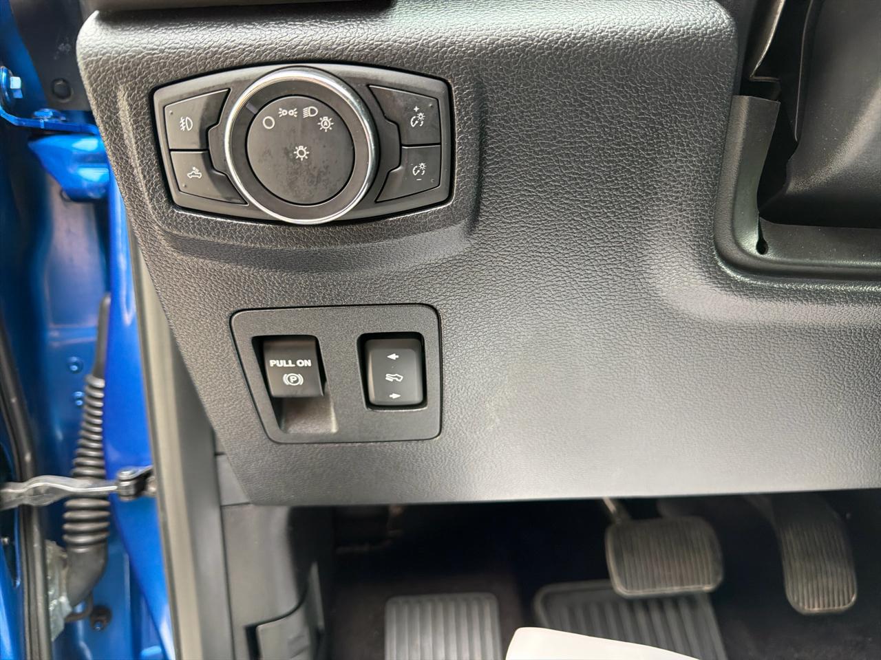 Ford F-150 XL SuperCrew 5.5-ft. Bed 4WD 2016