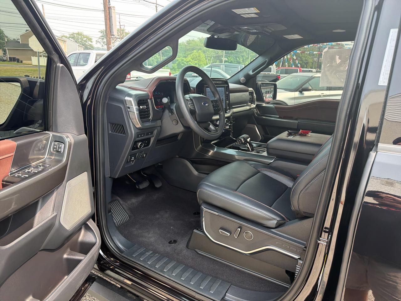 Ford F-150 Lariat SuperCrew 5.5-ft. Bed 4WD 2023