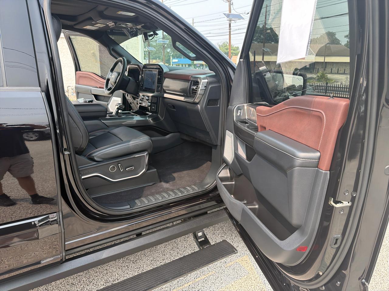 Ford F-150 Lariat SuperCrew 5.5-ft. Bed 4WD 2023
