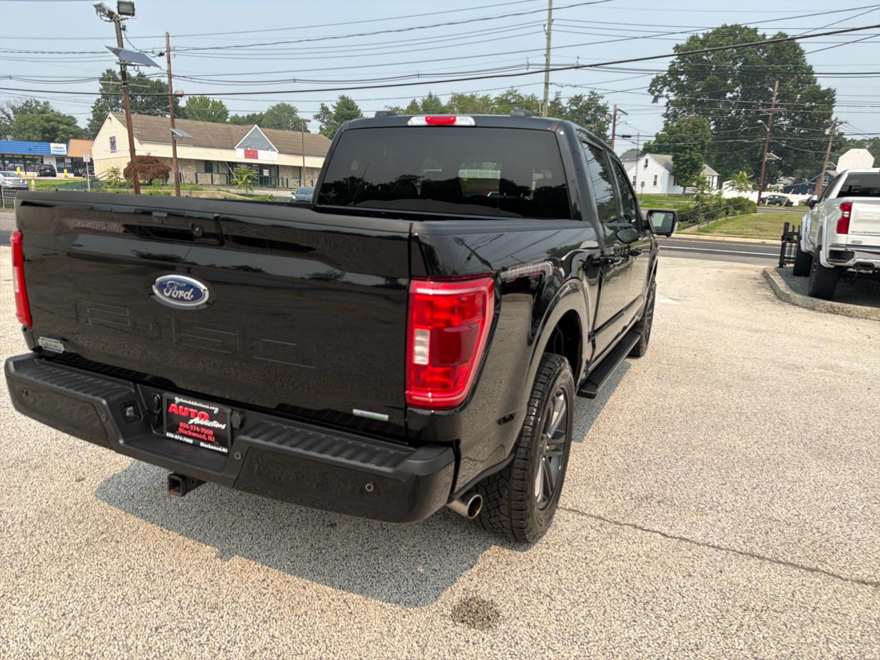 Ford F-150 XLT SuperCrew 5.5-ft. Bed 4WD 2023