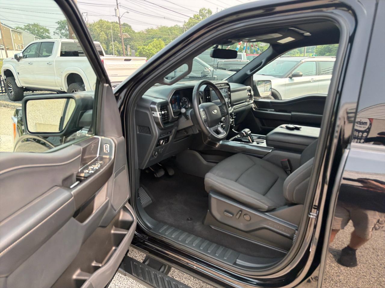 Ford F-150 XLT SuperCrew 5.5-ft. Bed 4WD 2023