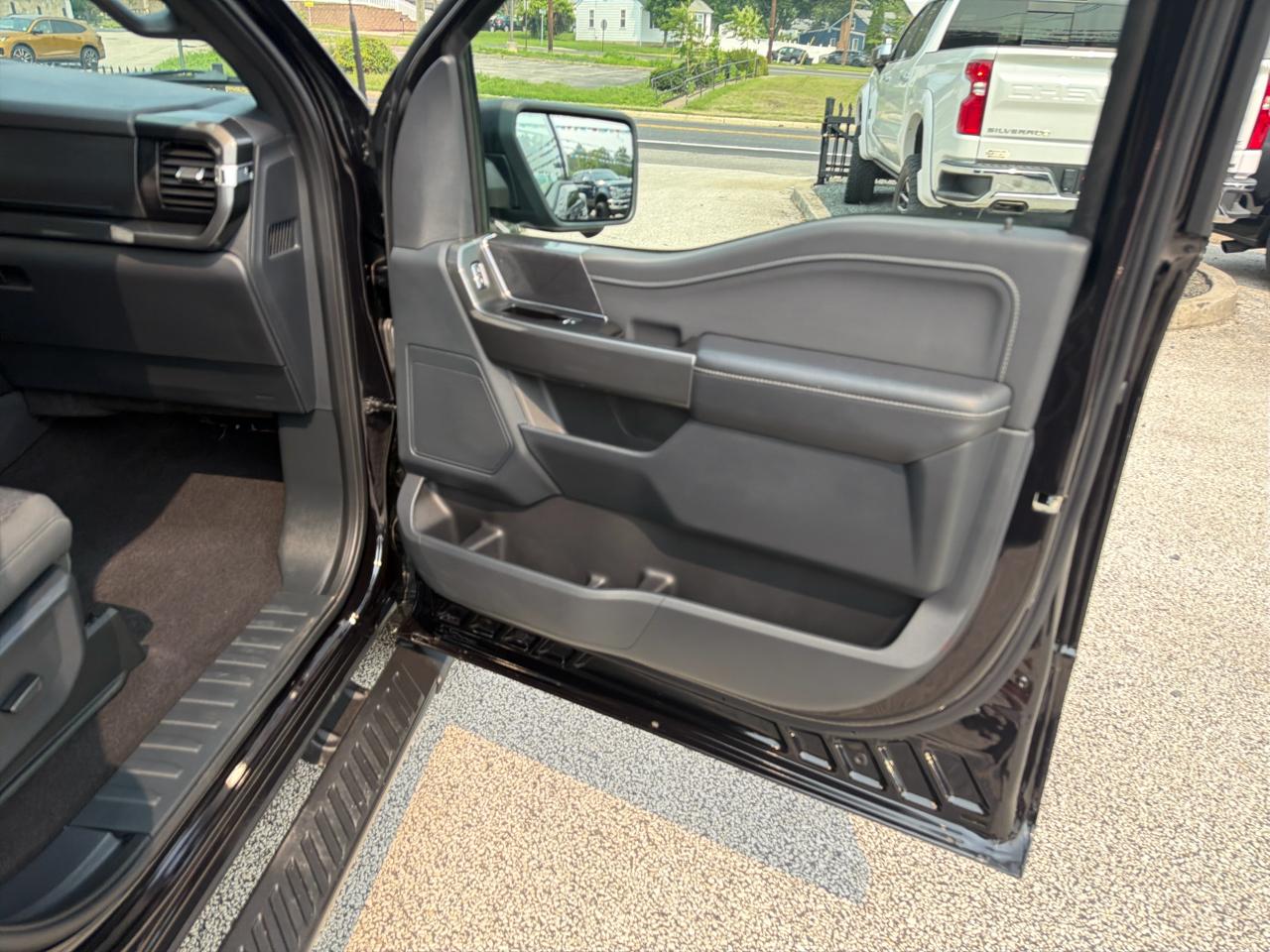Ford F-150 XLT SuperCrew 5.5-ft. Bed 4WD 2023