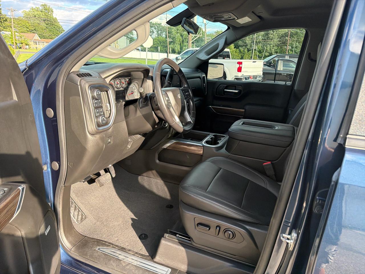 Chevrolet Silverado 1500 LT Trail Boss Crew Cab 4WD 2021