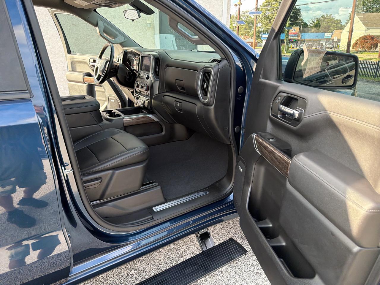 Chevrolet Silverado 1500 LT Trail Boss Crew Cab 4WD 2021