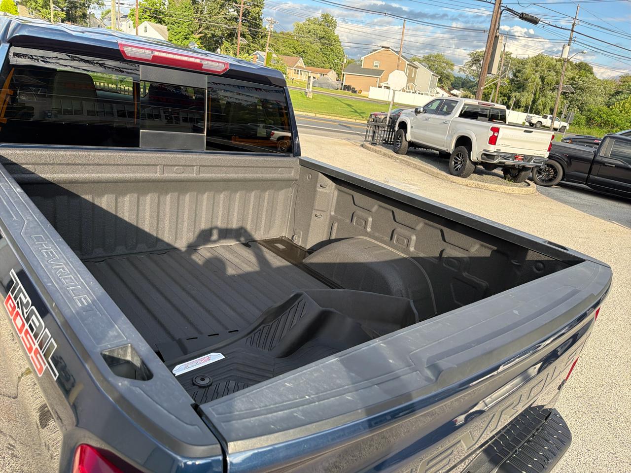 Chevrolet Silverado 1500 LT Trail Boss Crew Cab 4WD 2021