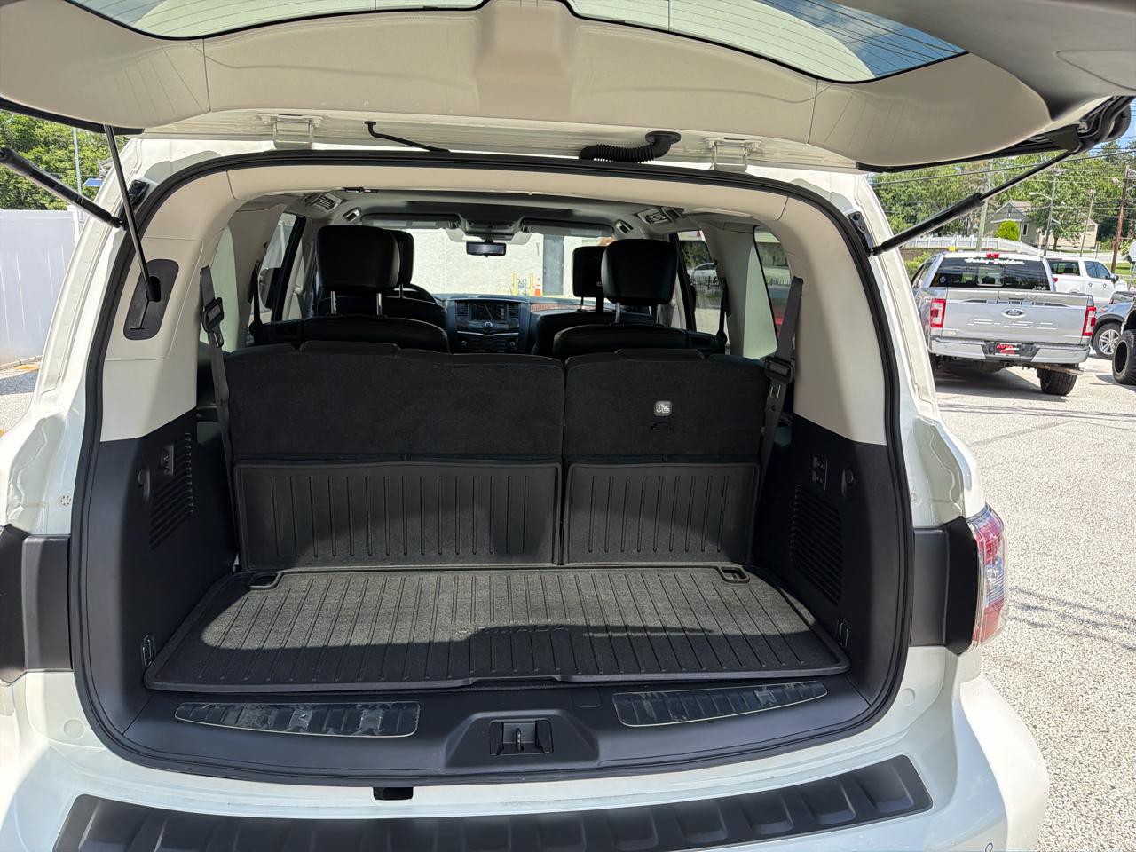 Nissan Armada Platinum 4D SUV AWD 2020
