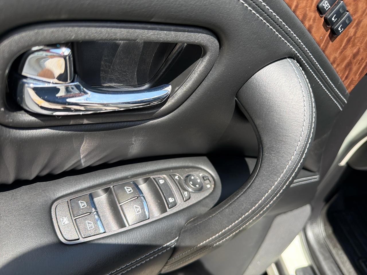 Nissan Armada Platinum 4D SUV AWD 2020