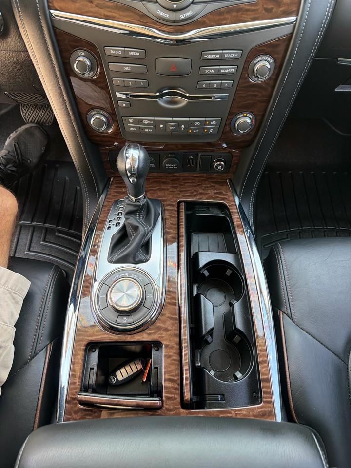 Nissan Armada Platinum 4D SUV AWD 2020