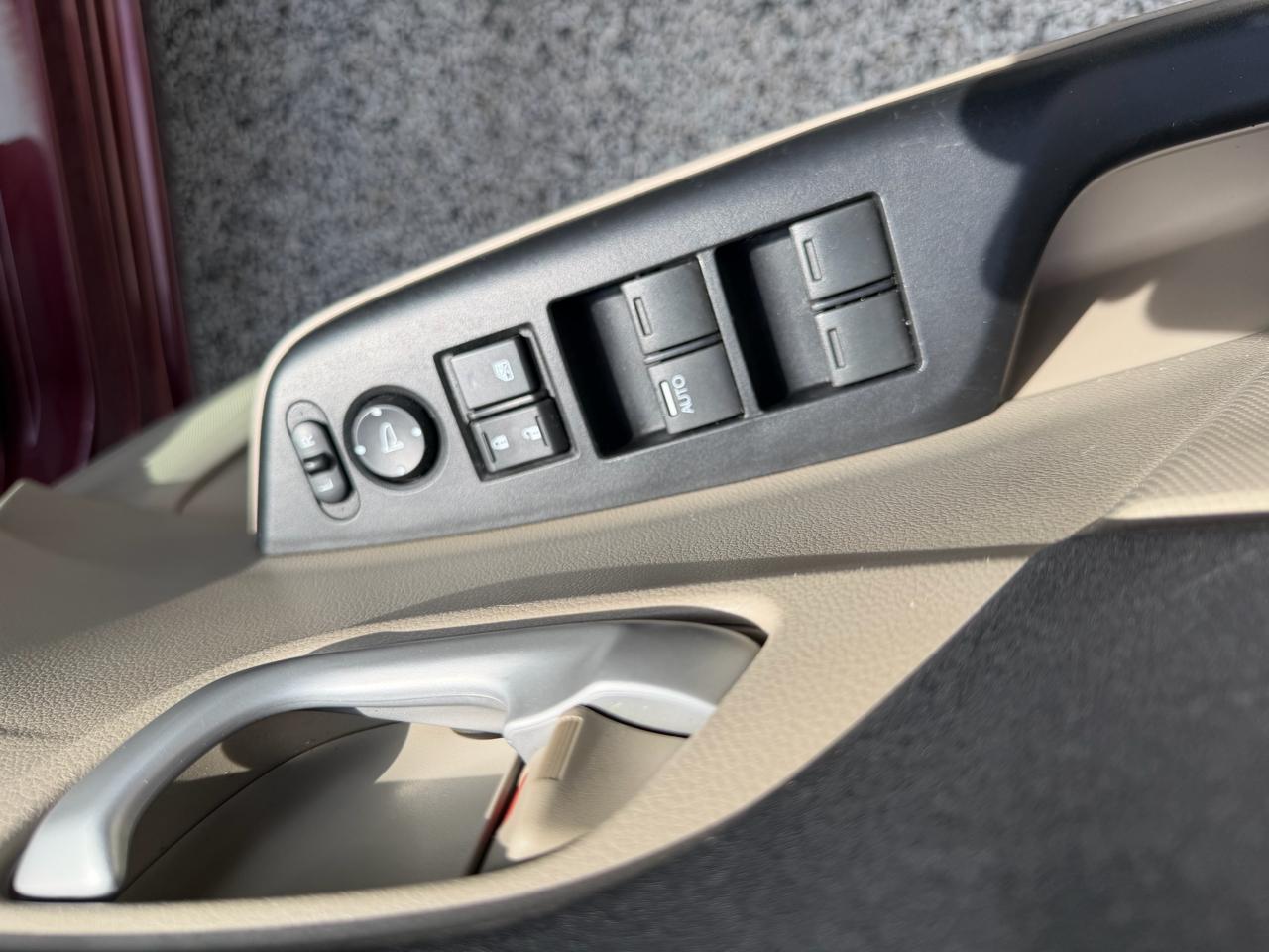 Honda Civic 4dr Sdn LX "O" Auto w/Air 2012