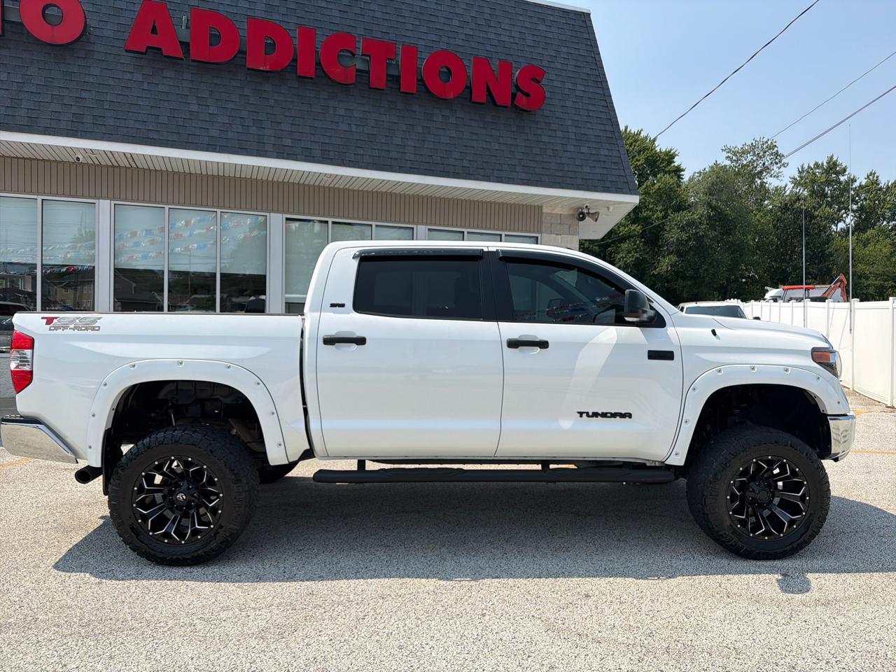 Toyota Tundra SR5 5.7L V8 FFV CrewMax 4WD 2019