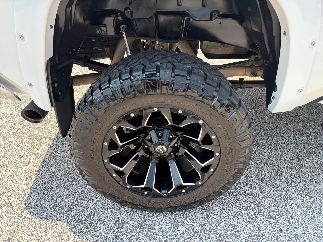 Toyota Tundra SR5 5.7L V8 FFV CrewMax 4WD 2019